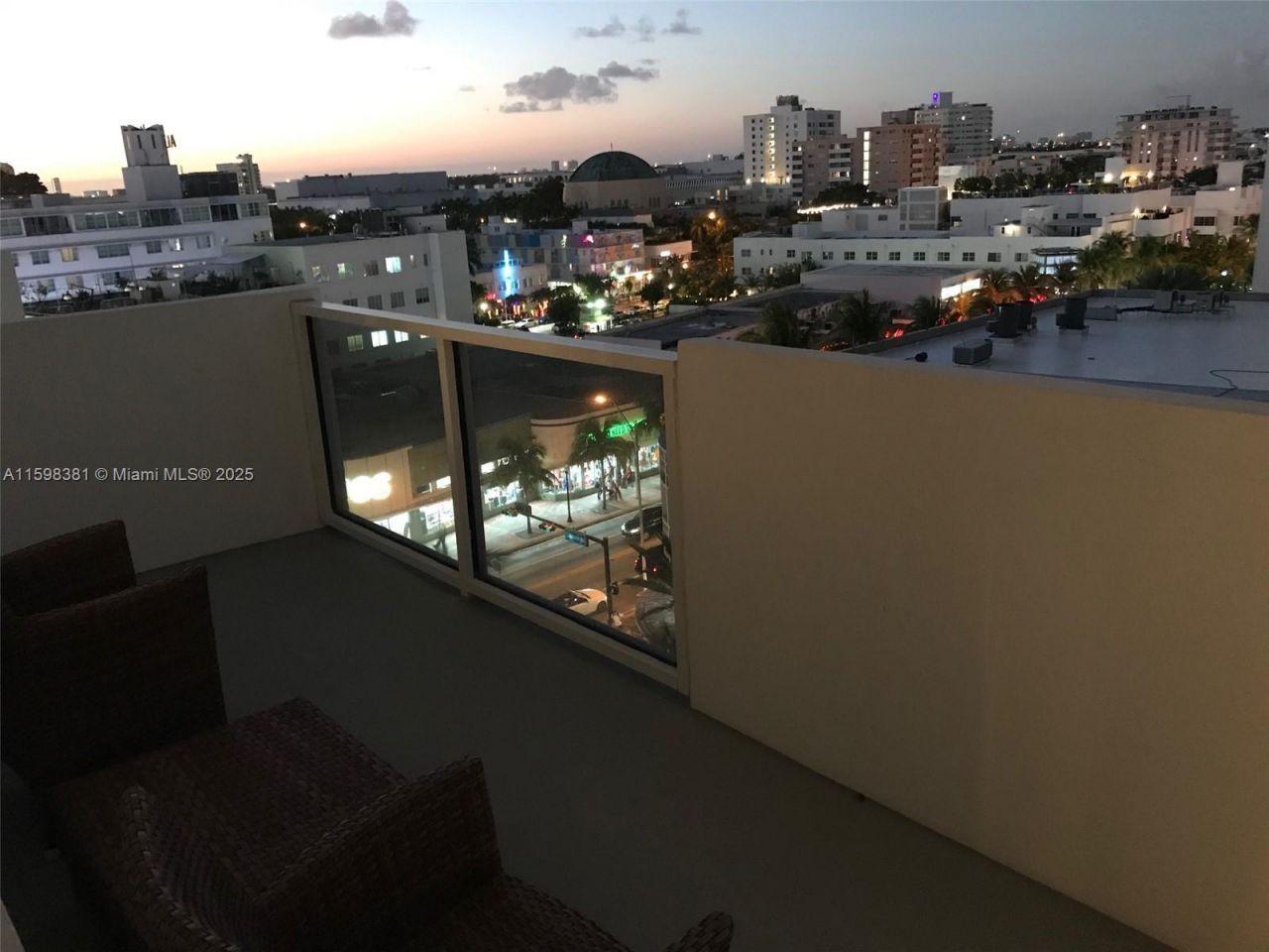 100 Lincoln Rd, Unit 808, Miami Beach, FL 33139 Photo