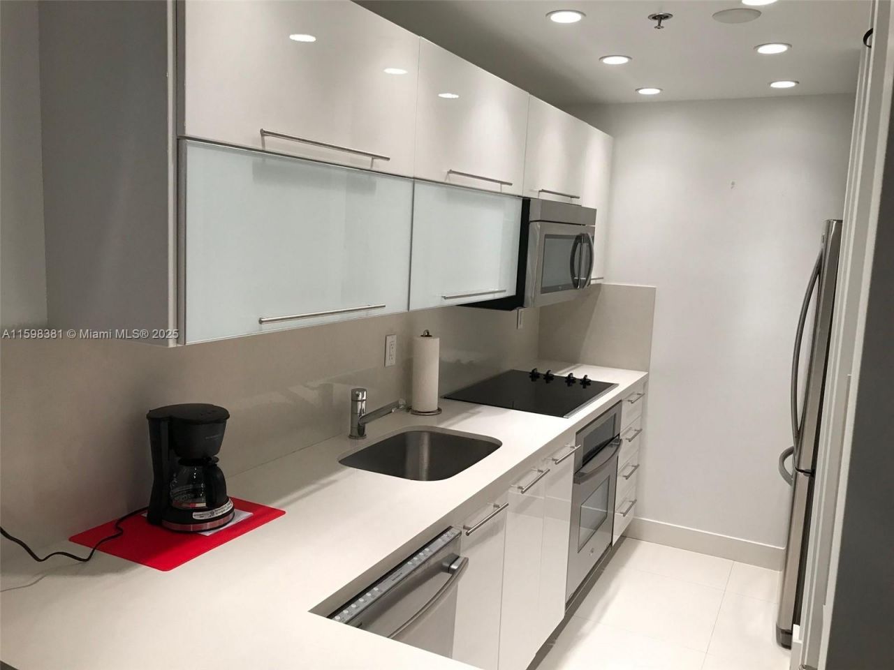 100 Lincoln Rd, Unit 808, Miami Beach, FL 33139 Photo