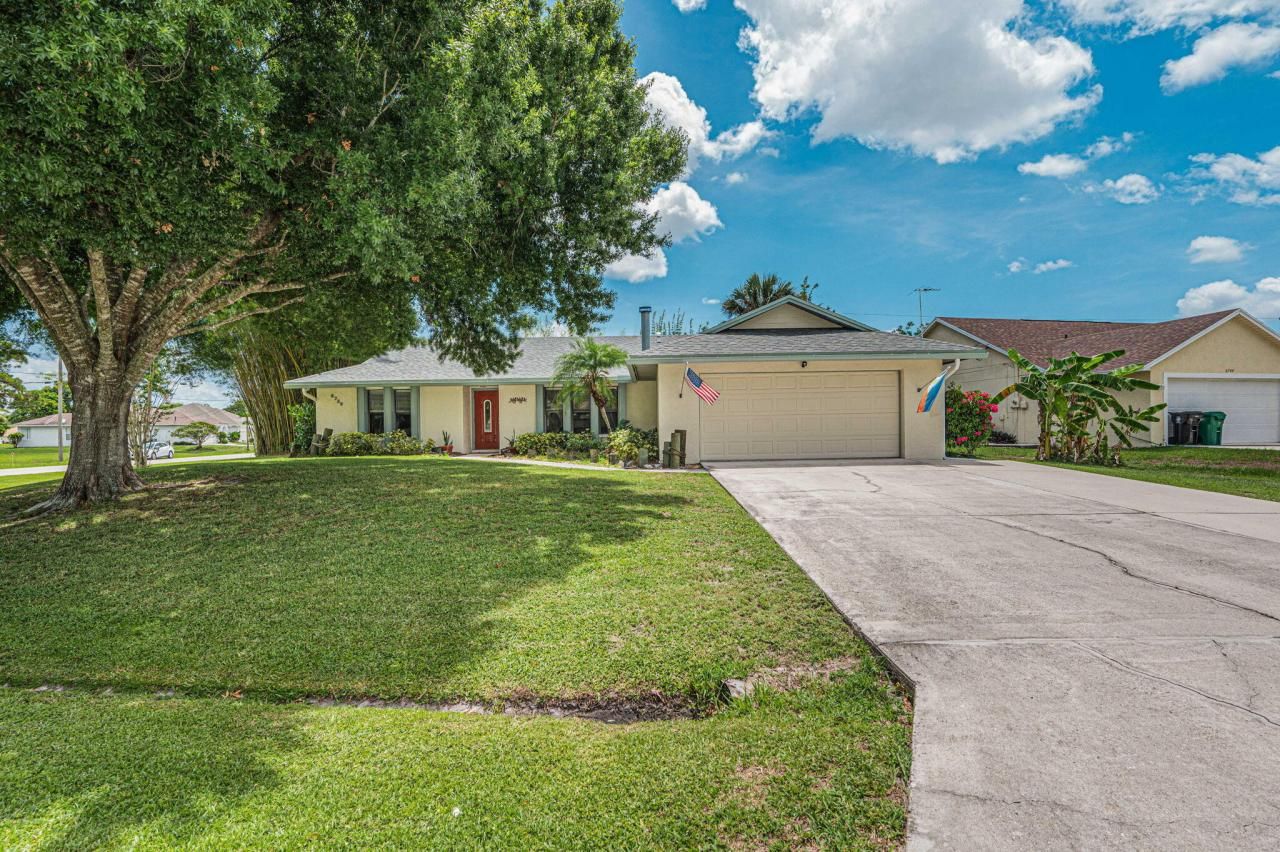 6738 NW Daffodil Lane, Port Saint Lucie, FL 34983 Photo