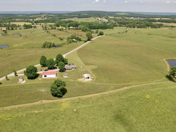 4431 Riggs Road, Pikeville, TN 37367