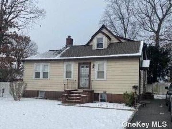 25 Bainbridge Street, Roosevelt, NY 11575