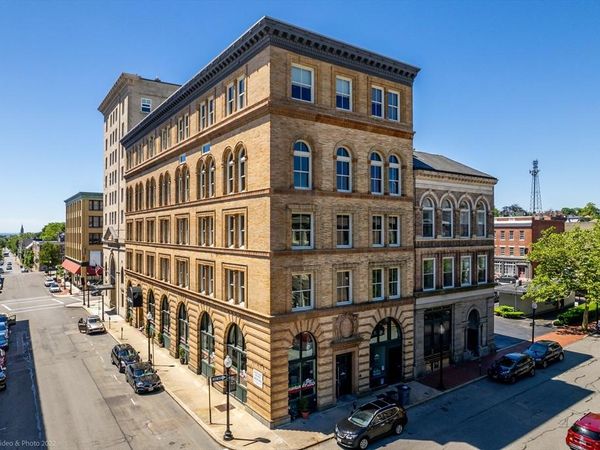 555 Pleasant St, New Bedford, MA 02740