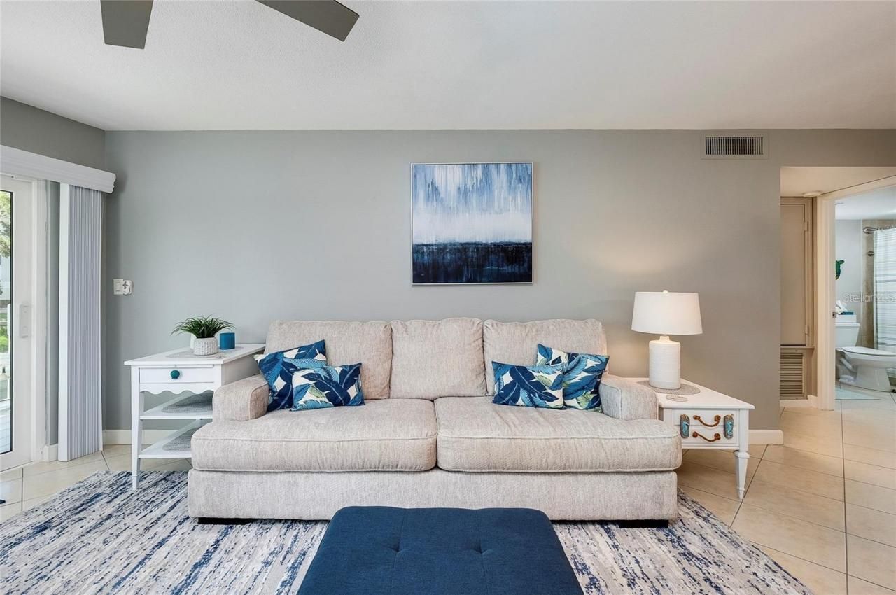 1350 N Portofino Drive, Unit 207, Sarasota, FL 34242 Photo