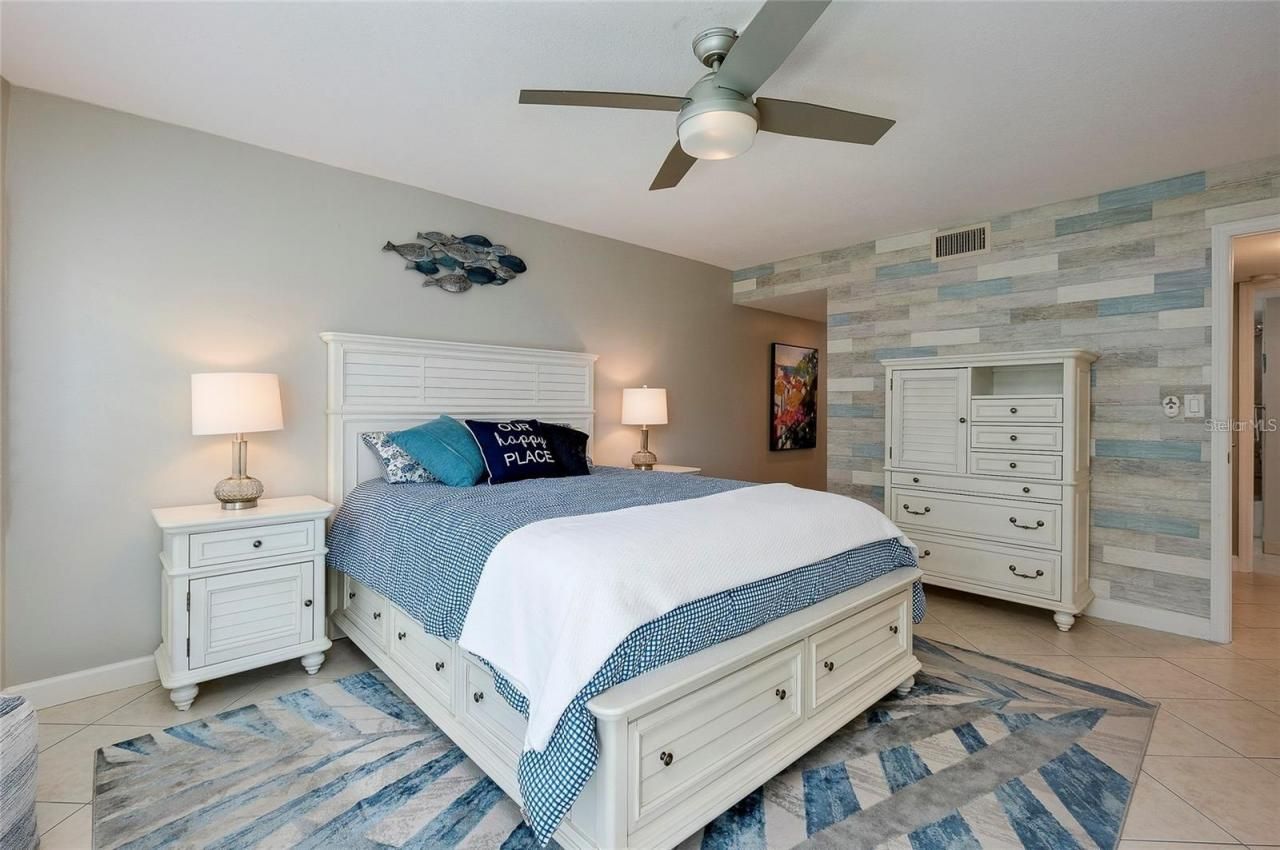 1350 N Portofino Drive, Unit 207, Sarasota, FL 34242 Photo