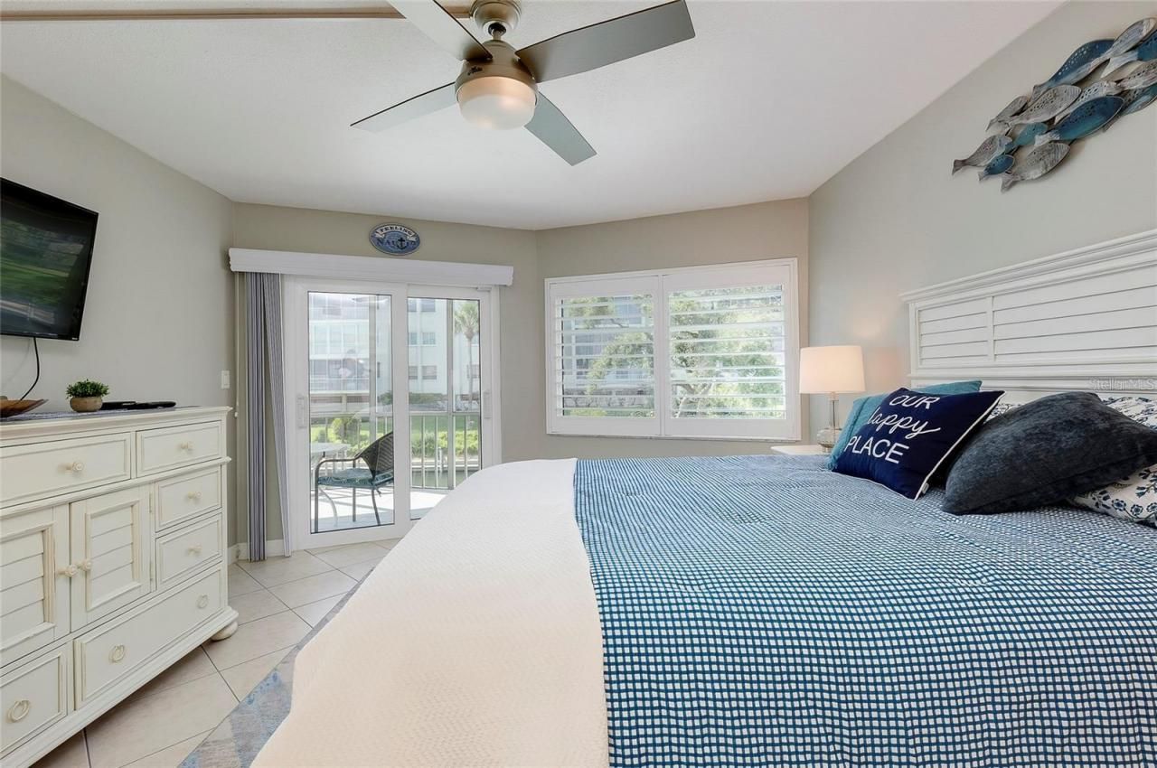 1350 N Portofino Drive, Unit 207, Sarasota, FL 34242 Photo