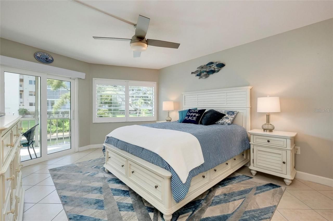 1350 N Portofino Drive, Unit 207, Sarasota, FL 34242 Photo