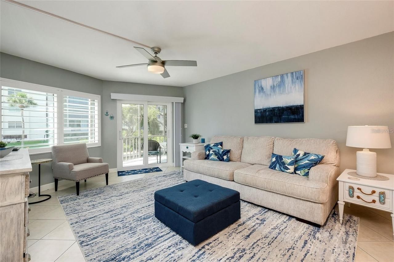 1350 N Portofino Drive, Unit 207, Sarasota, FL 34242 Photo