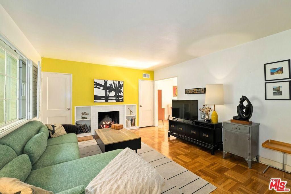 5479 Village, Los Angeles, CA 90016 Main Photo