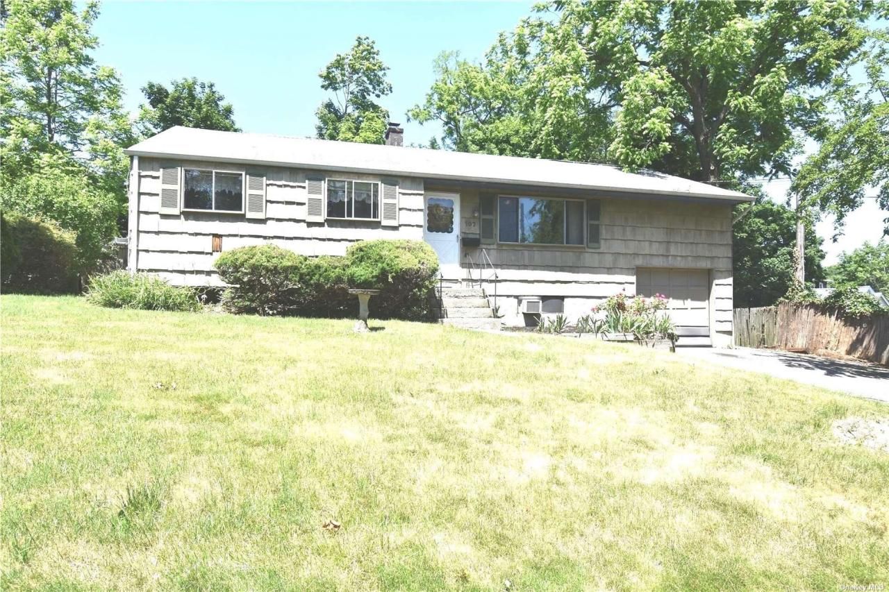 107 Soper Avenue, Northport, NY 11768 Main Photo