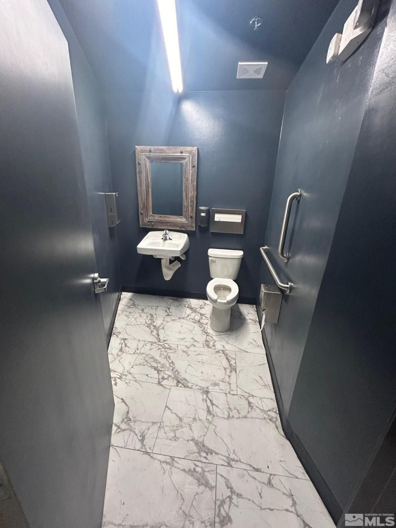 25 W 2nd Street, Reno, NV 89501 Photo