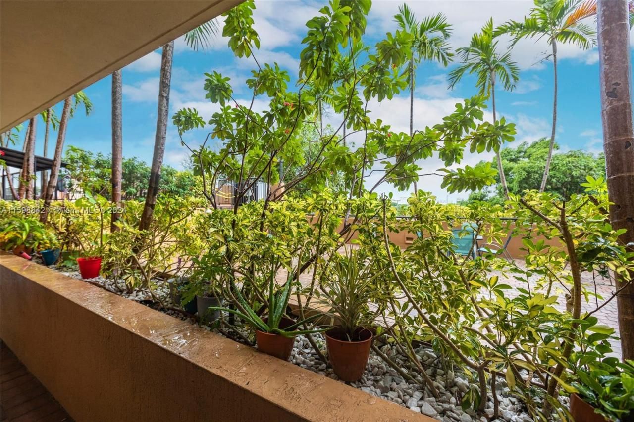 1690 SW 27th Ave, Unit 306, Miami, FL 33145 Photo