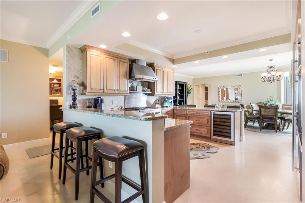 275 Indies Way, Unit 605, Naples, FL 34110 Photo