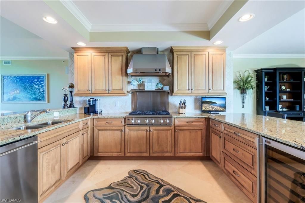 275 Indies Way, Unit 605, Naples, FL 34110 Photo