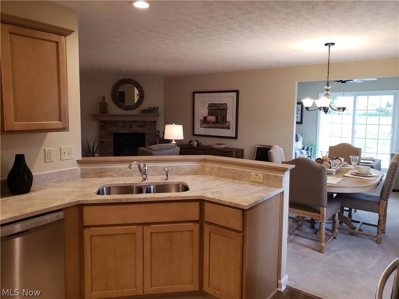 106 Stonecrest Trail, Elyria, OH 44035 Photo 10