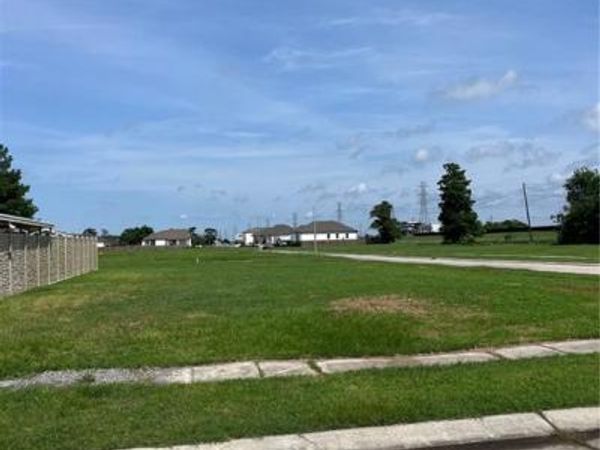 4012 EVANGELINE Drive, Chalmette, LA 70043