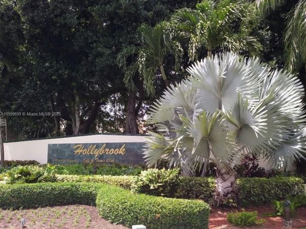 Unit 304, Pembroke Pines, FL 33025