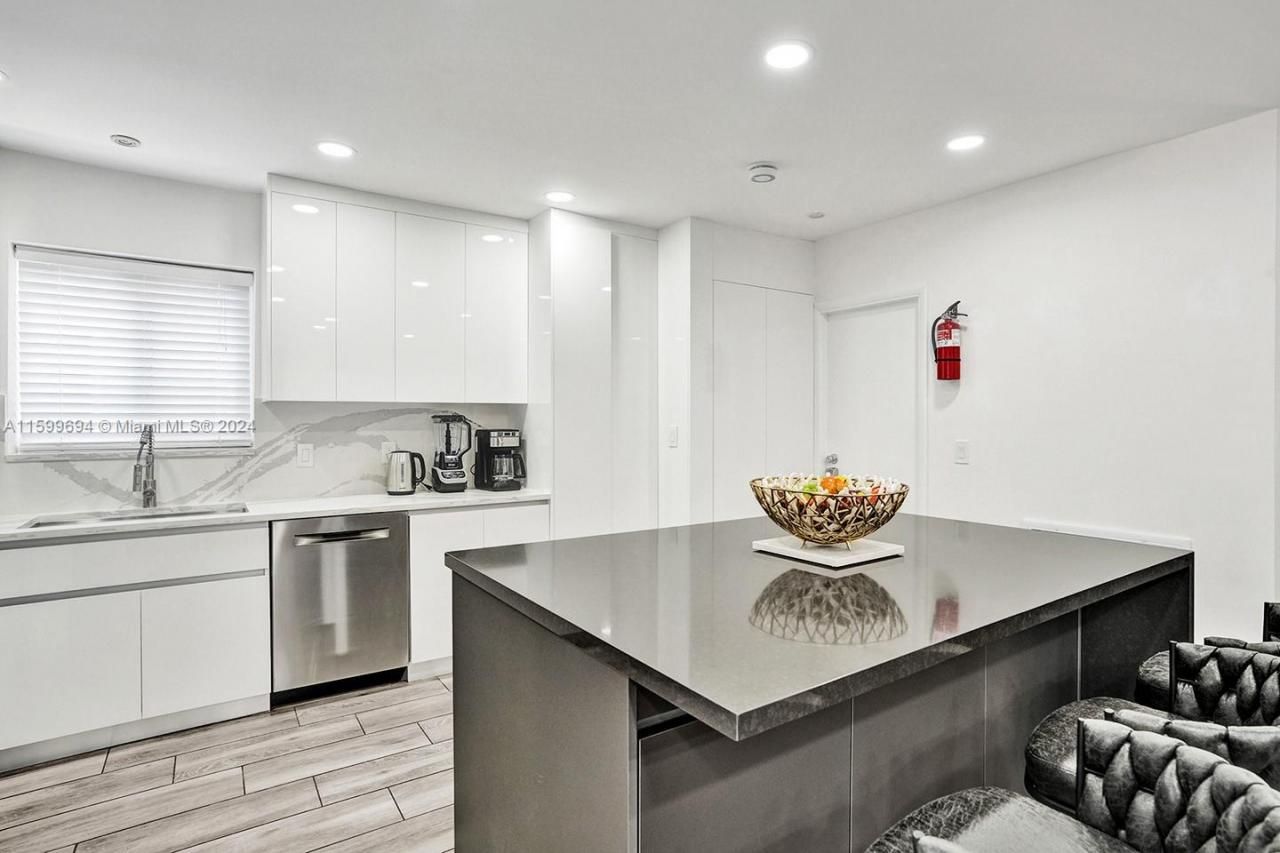1206 Lincoln St, Hollywood, FL 33019 Photo