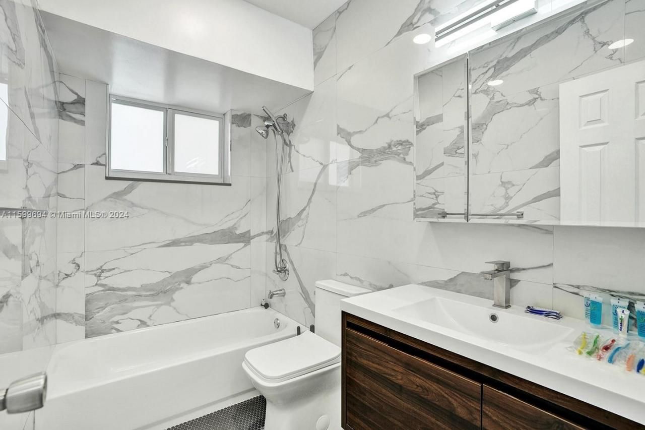 1206 Lincoln St, Hollywood, FL 33019 Photo