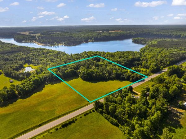 6634 Newcosta Avenue, Stanwood, MI 49346