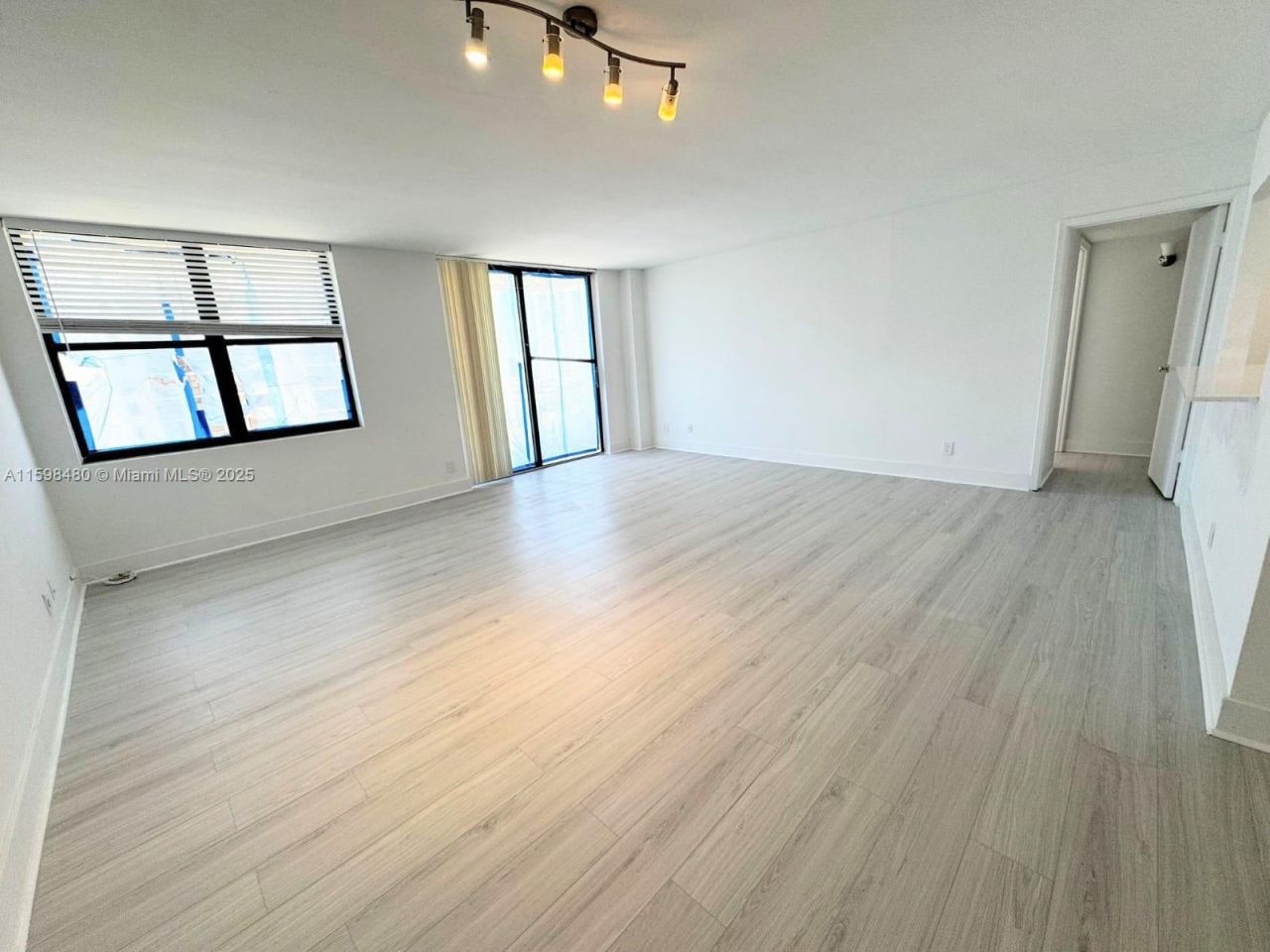 18151 NE 31st Ct, Unit 1404, Aventura, FL 33160 Photo