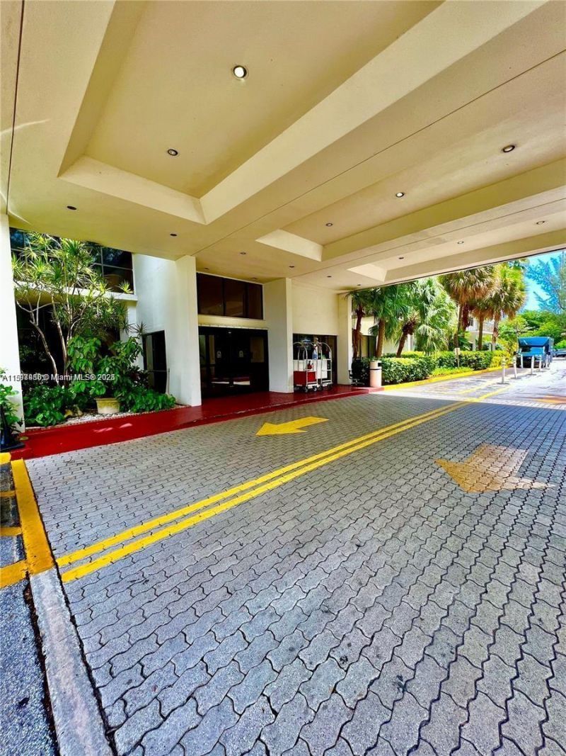 18151 NE 31st Ct, Unit 1404, Aventura, FL 33160 Photo