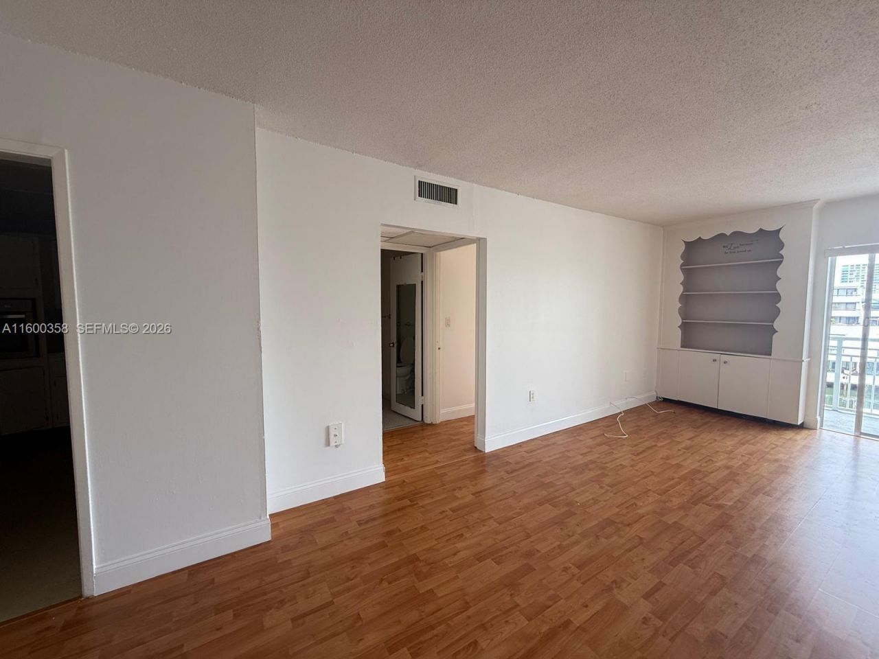 400 Kings Point Dr, Unit 527, Sunny Isles Beach, FL 33160 Photo