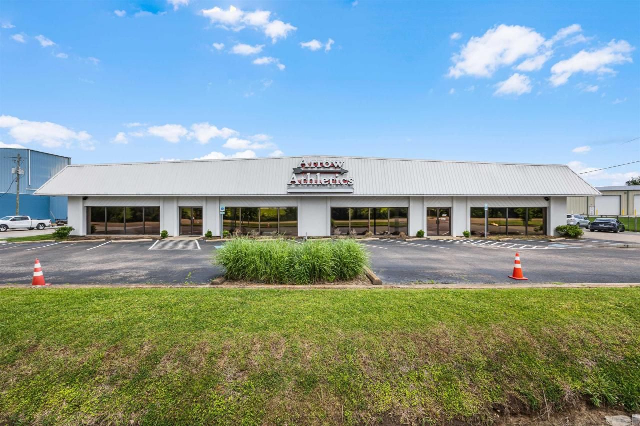 4450 Highway 45 N, Jackson, TN 38305 Main Photo