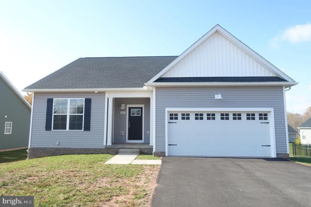 201 KINNEMAN ROAD, ABBOTTSTOWN, PA 17301