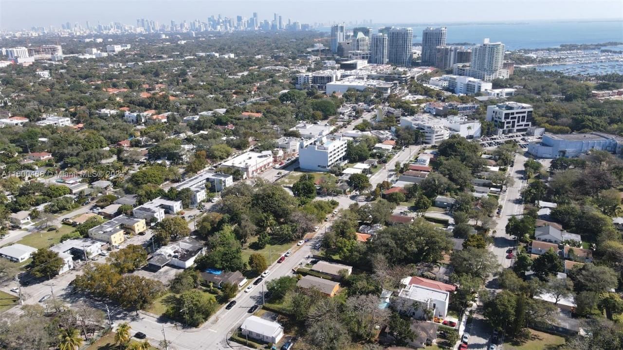 3373 Thomas Ave, Miami, FL 33133 Photo