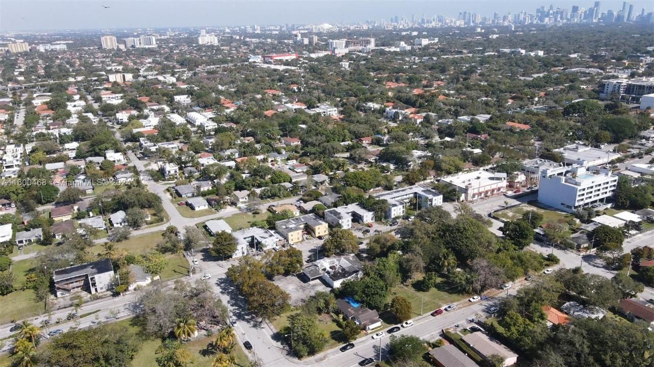 3373 Thomas Ave, Miami, FL 33133 Photo