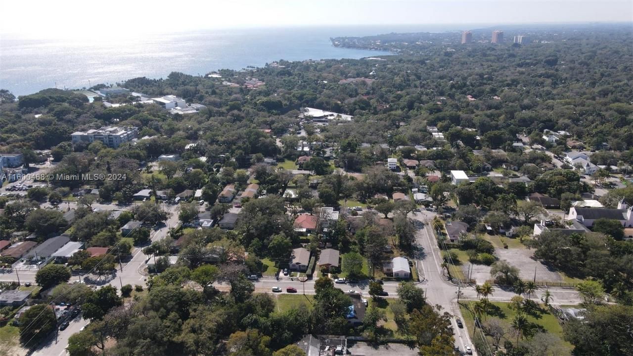 3373 Thomas Ave, Miami, FL 33133 Photo