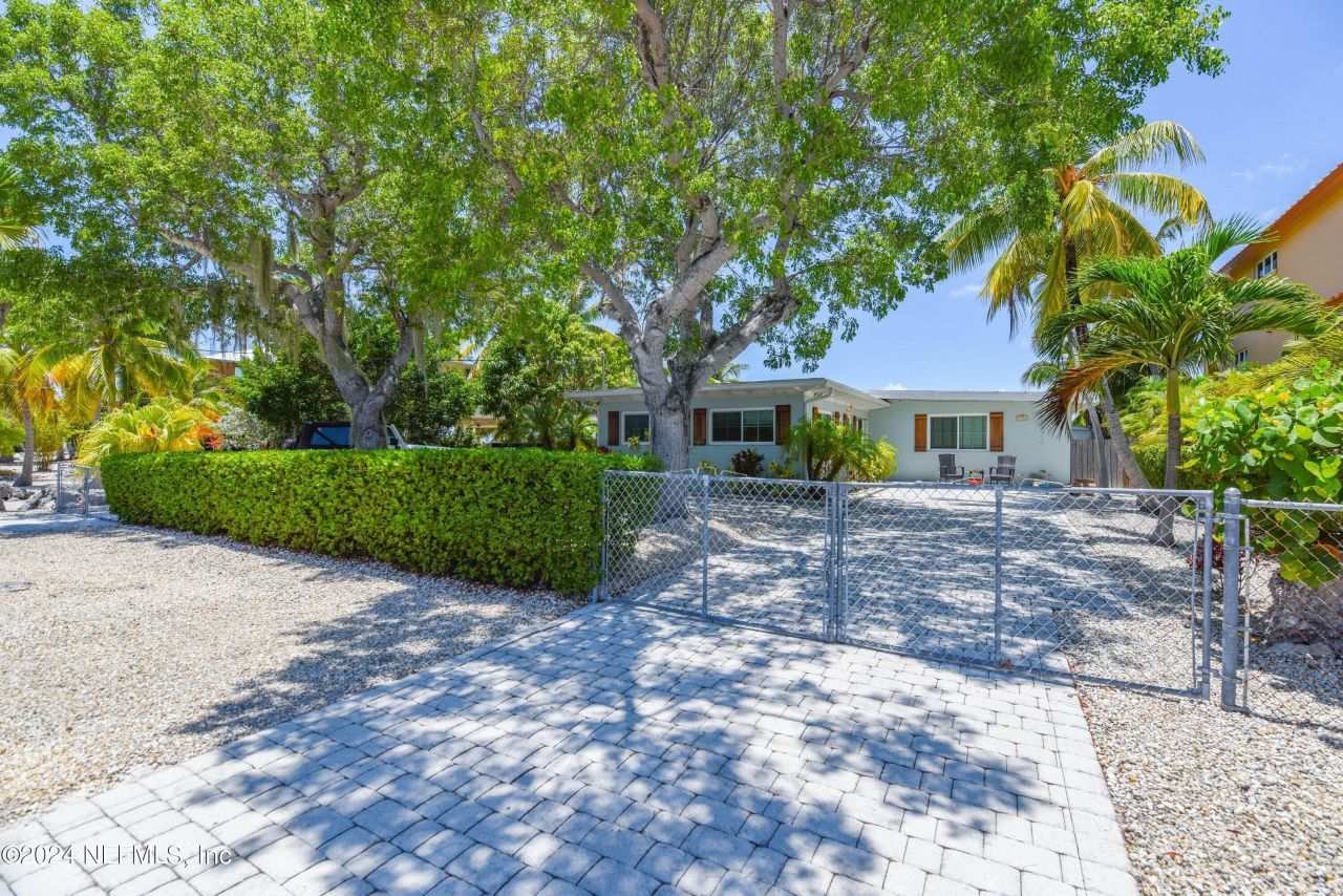 1136 W Shore Drive, Big Pine Key, FL 33043 Photo
