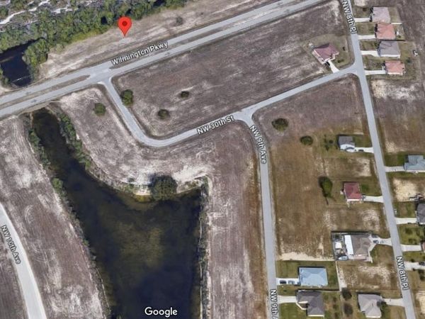 907 Wilmington PKWY, CAPE CORAL, FL 33993