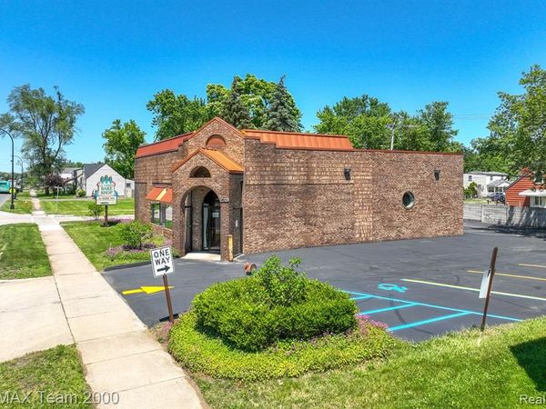 844 N WAYNE Road, Westland, MI 48185