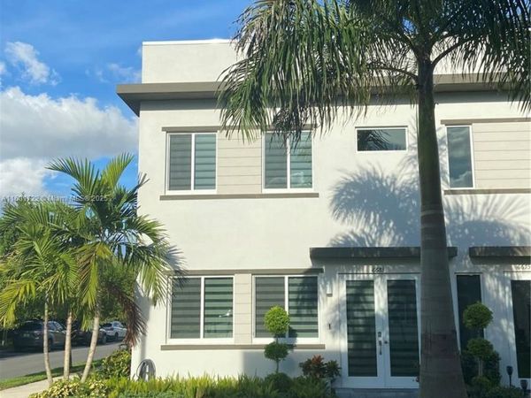 6683 NW 103rd Pkwy, Unit 6683, Doral, FL 33178