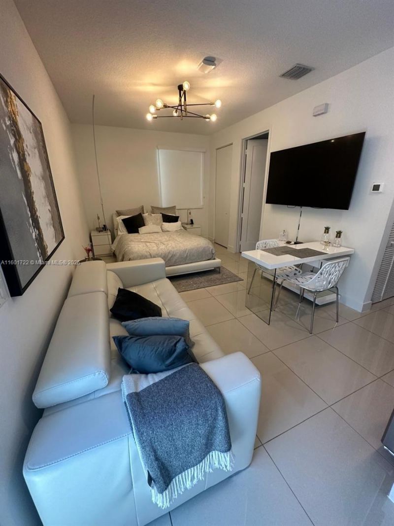 6683 NW 103rd Pkwy, Unit 6683, Doral, FL 33178 Photo