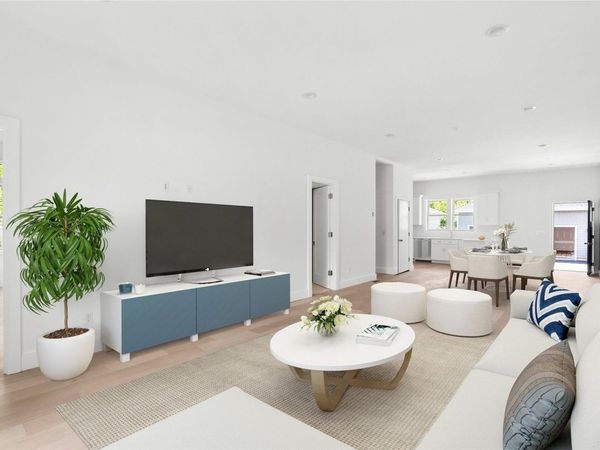 21 Montauk Hwy #8, Unit 8, Westhampton, NY 11977