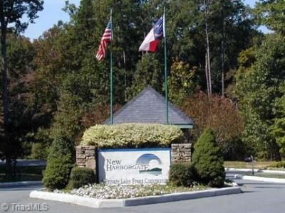 212 Potters Landing, Denton, NC 27239 Main Photo