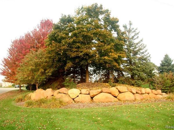 20 Tipperary Trail, Tyrone Twp, MI 48430