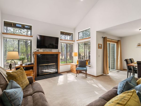 17720 Lake Aspen Court, Unit 7, Sunriver, OR 97707