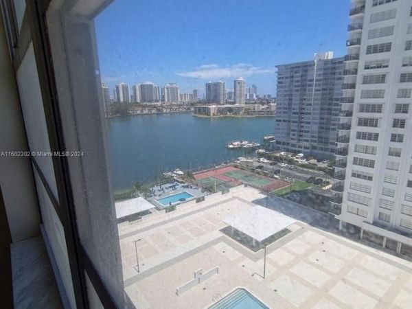 2780 NE 183rd St, Unit 1402, Aventura, FL 33160