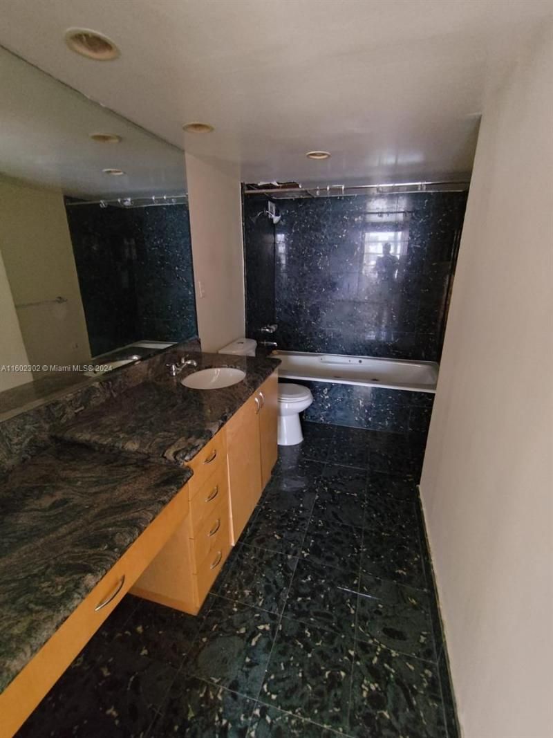 2780 NE 183rd St, Unit 1402, Aventura, FL 33160 Photo