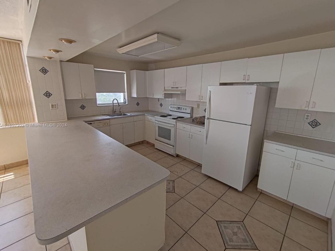 2780 NE 183rd St, Unit 1402, Aventura, FL 33160 Photo