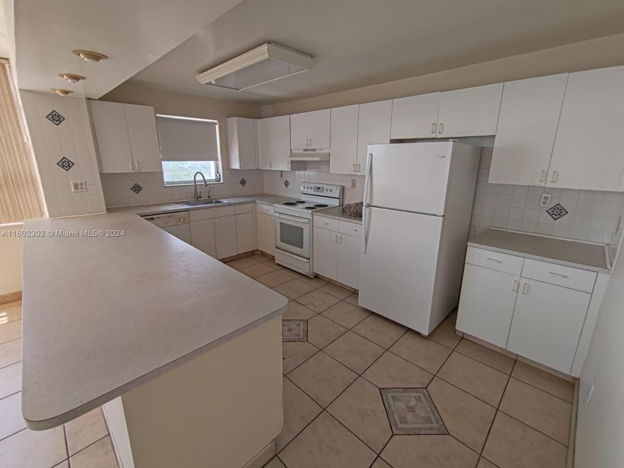 2780 NE 183rd St, Unit 1402, Aventura, FL 33160 Photo