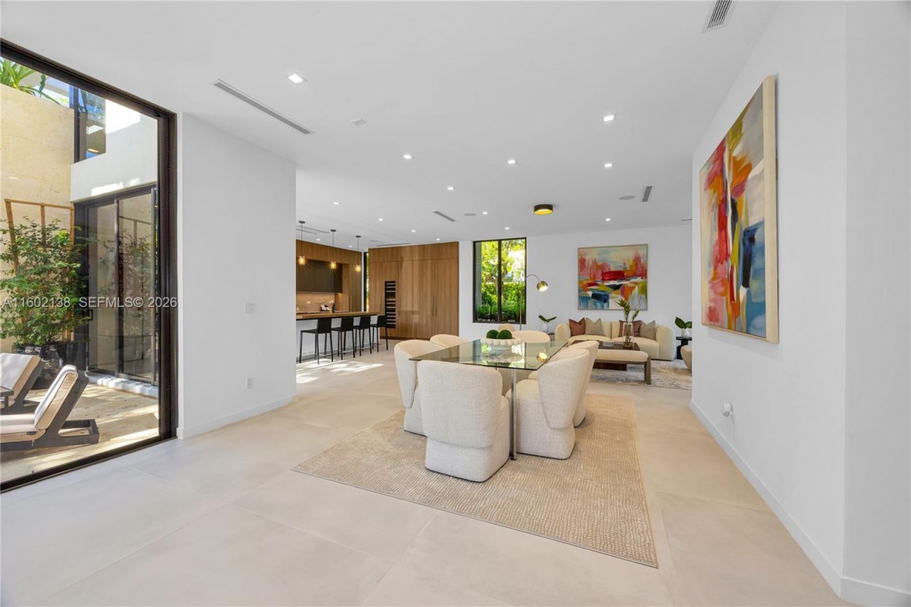 4090 Hardie Ave, Miami, FL 33133 Photo