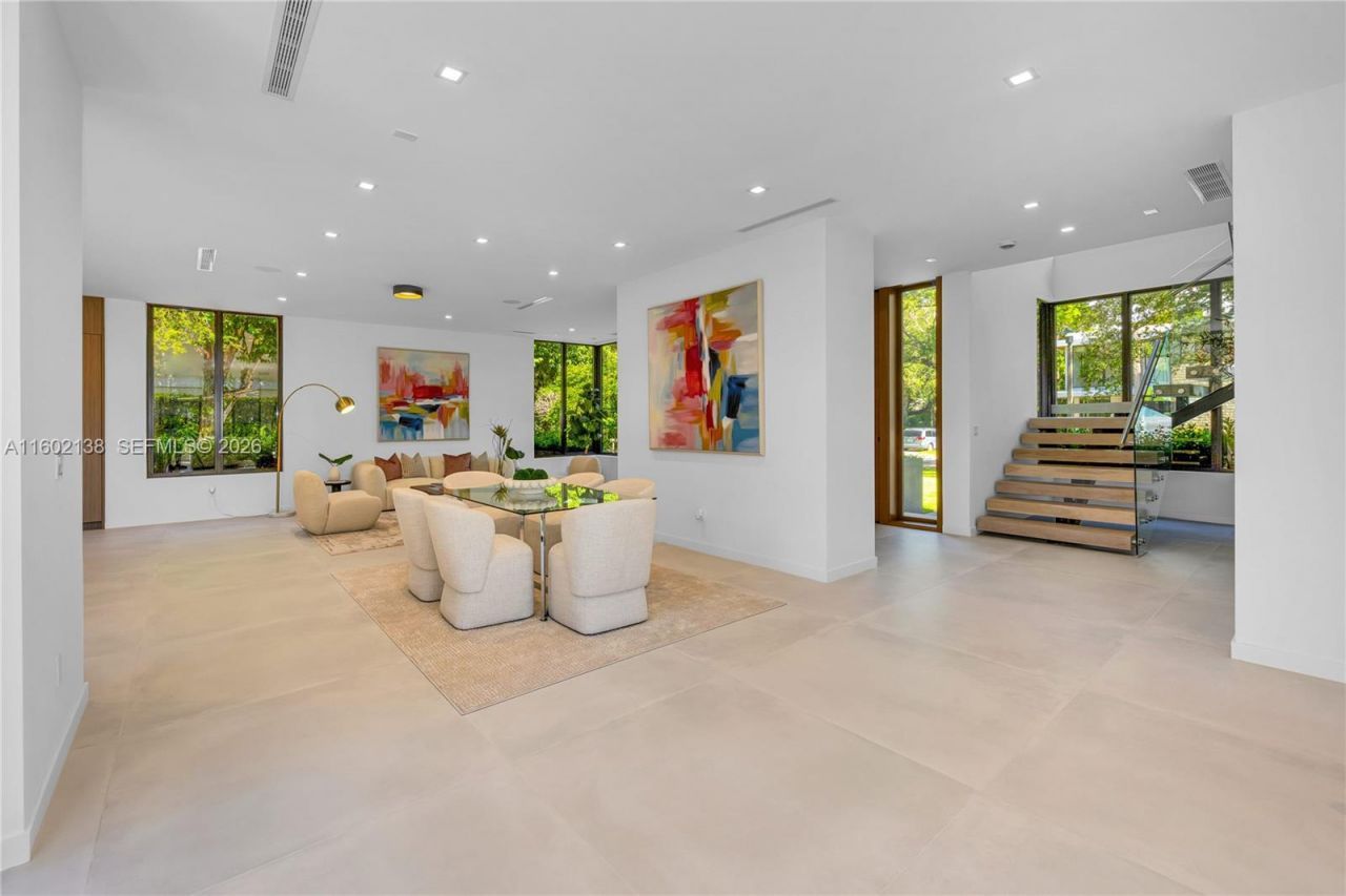 4090 Hardie Ave, Miami, FL 33133 Photo