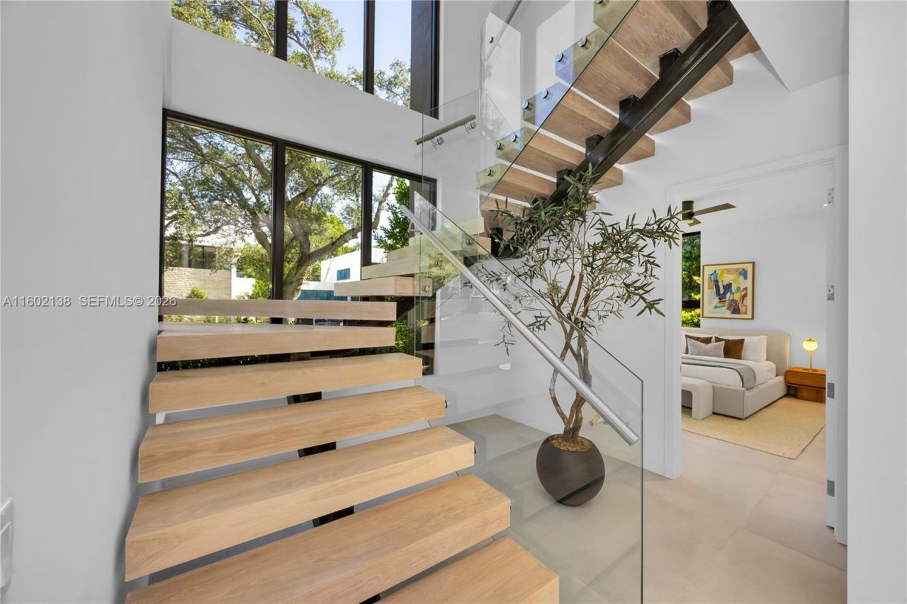 4090 Hardie Ave, Miami, FL 33133 Photo