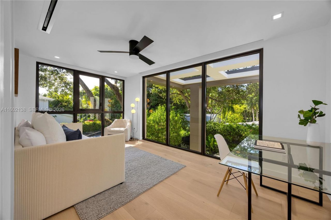 4090 Hardie Ave, Miami, FL 33133 Photo