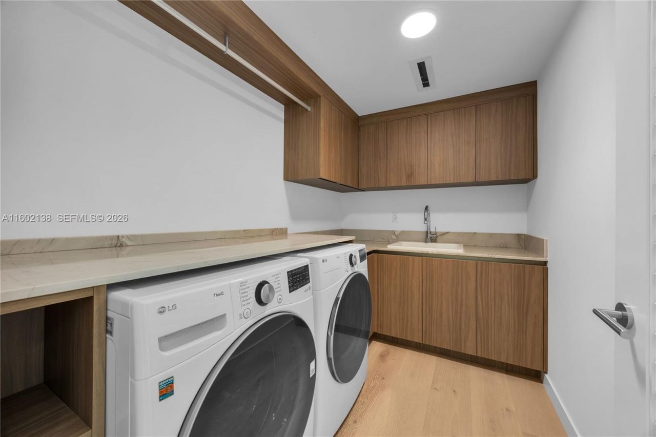 4090 Hardie Ave, Miami, FL 33133 Photo