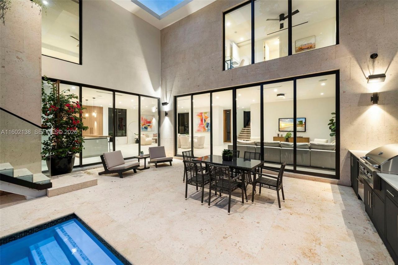 4090 Hardie Ave, Miami, FL 33133 Photo